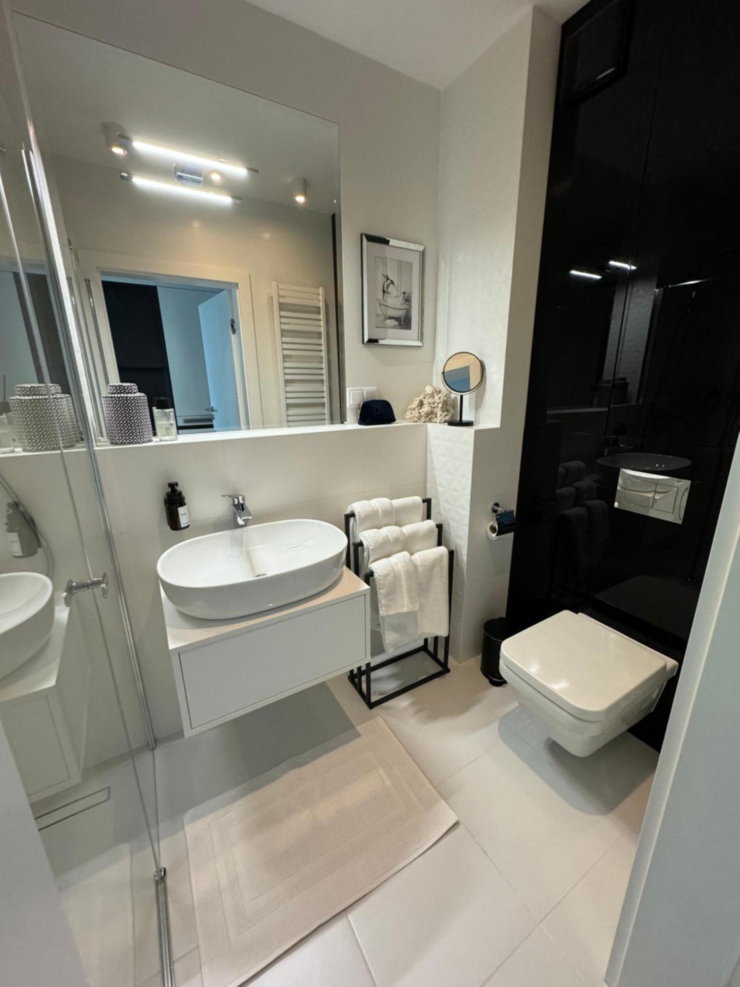 Wave Tyballtic 7th Floor With Two Bedrooms And Sea View! *