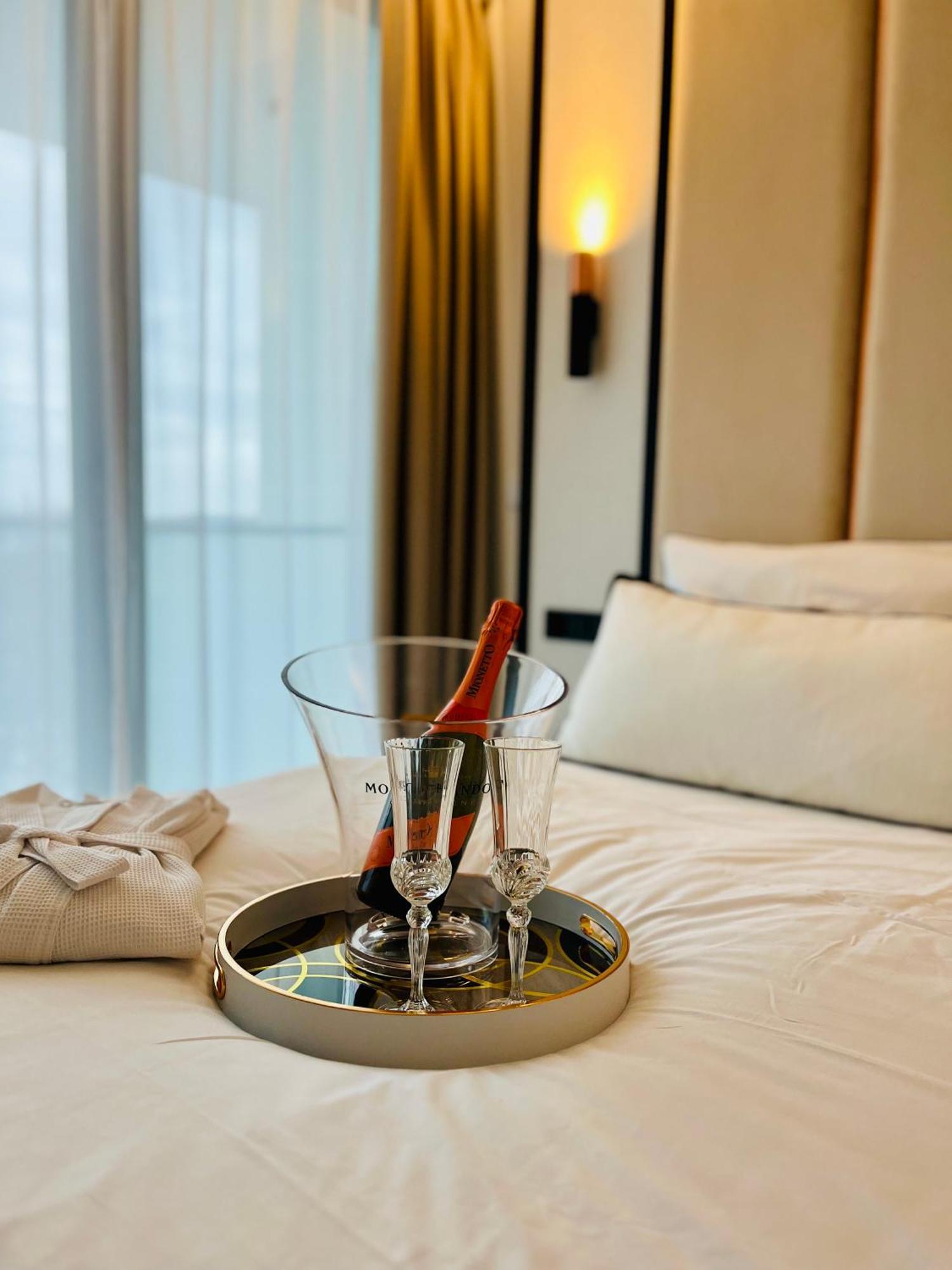 Wave Tyballtic 7th Floor With Two Bedrooms And Sea View! *